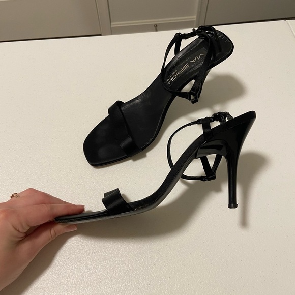 EUC |‎ Via Spiga women’s strap heels — size 7.5 - Picture 3 of 6